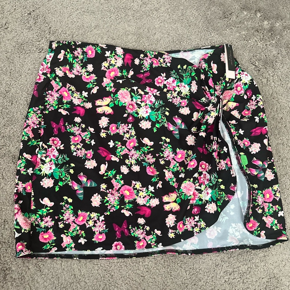 NWT Victoria’s Secret Floral Cover-up